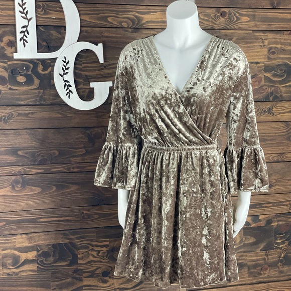 L’AGENCE | Crushed Velvet Riley Mink Wrap Dress Quarter Bell Sleeve Mini Dress - Picture 3 of 15